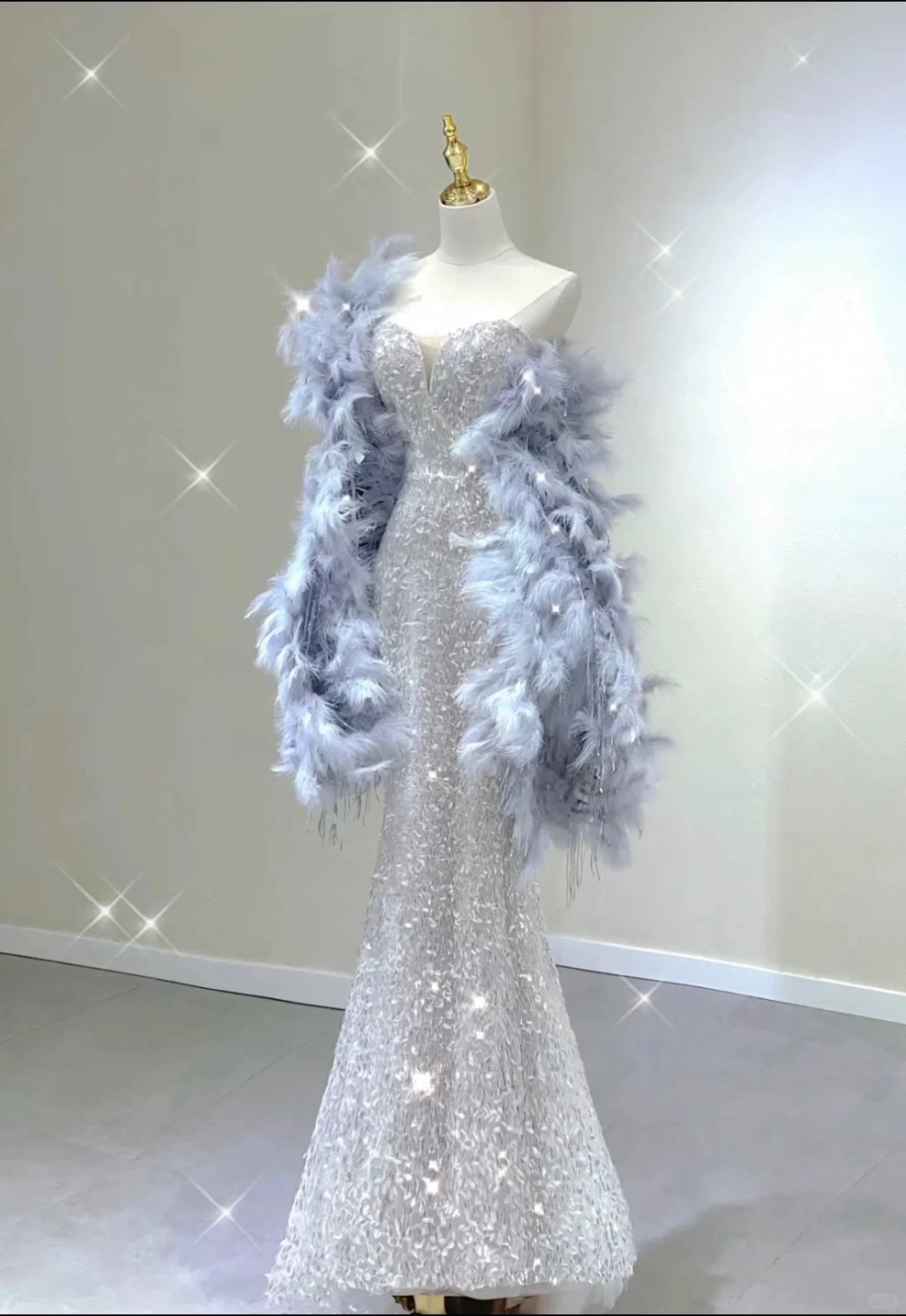 Váy lông vũ cao cấp khẳng định đẳng cấp thời trang