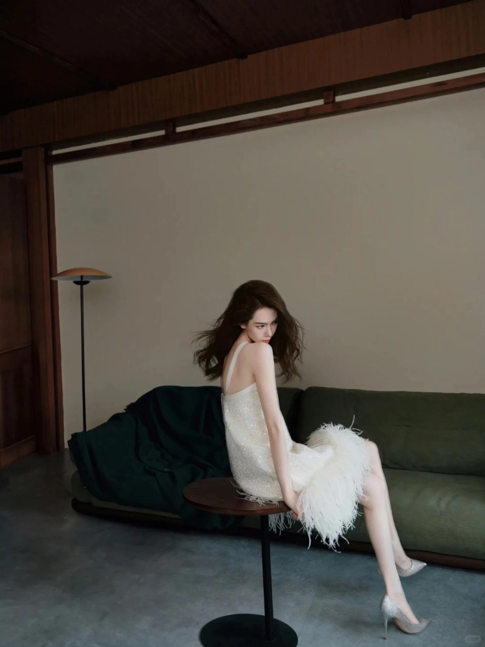 Đầm lông vũ cao cấp tôn vinh vẻ đẹp quý cô