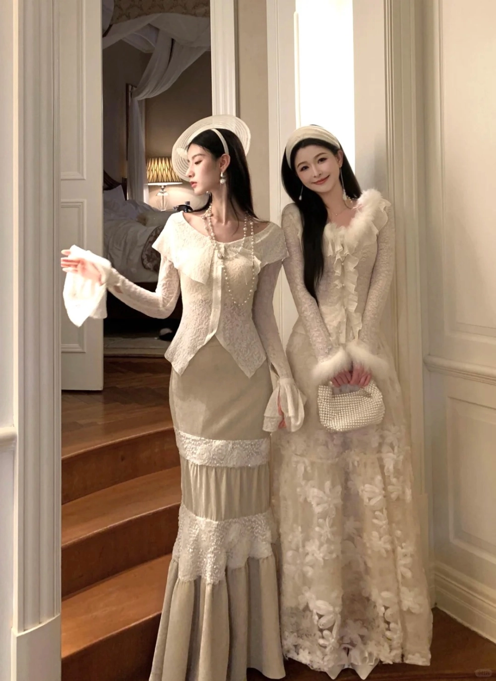 Váy đôi bạn thân vải tweed sang chảnh cho buổi tiệc tất niên