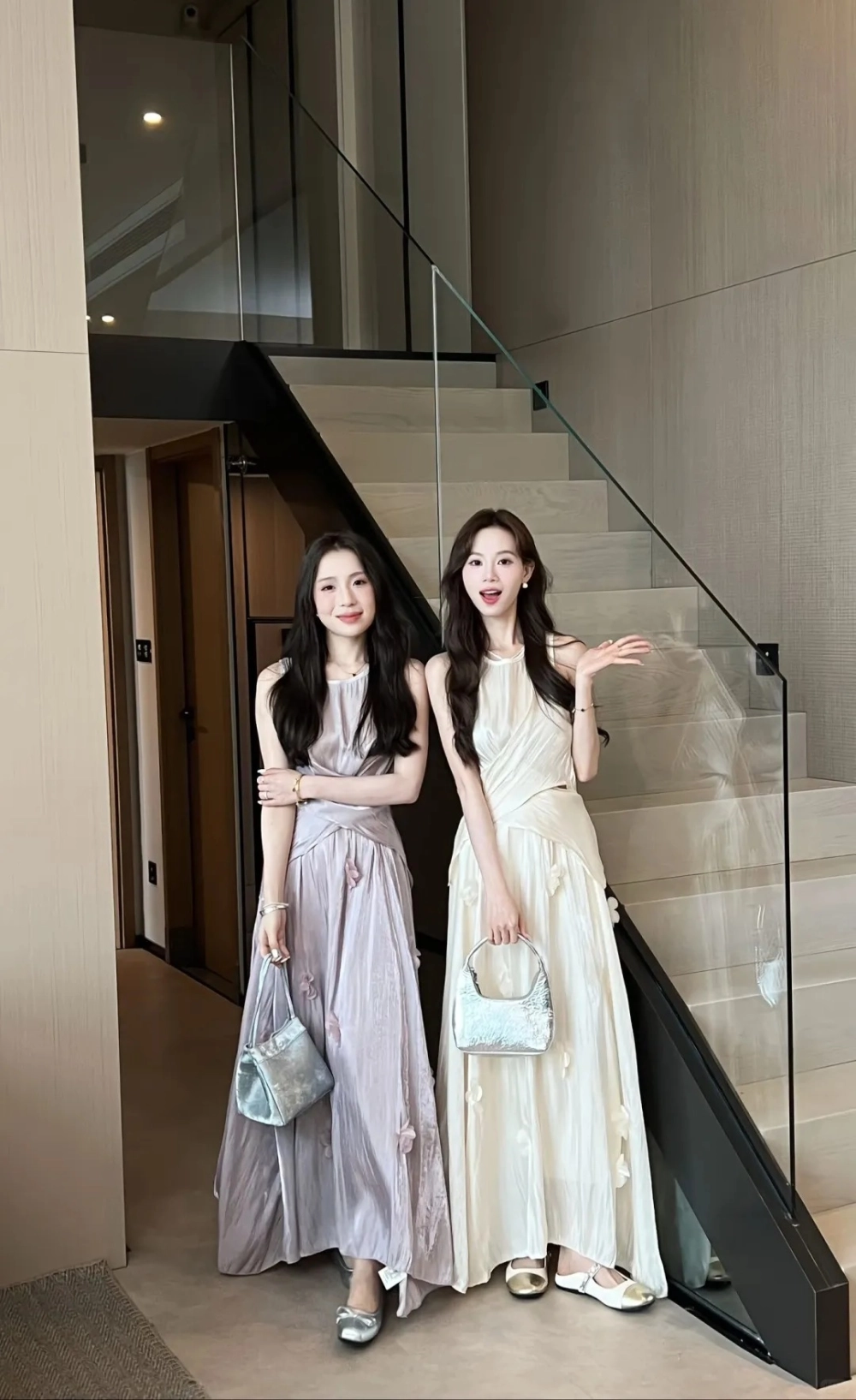 Váy đôi bạn thân dáng dài thanh lịch cho nàng đi lễ chùa