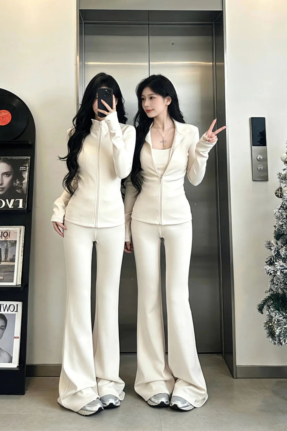 Váy đôi chị em gái cách tân cổ yếm độc đáo