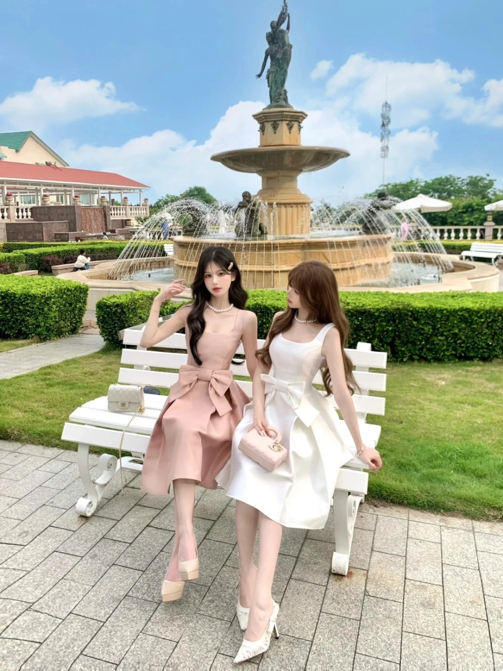 Váy đôi chị em gái dạo phố tết phong cách năng động