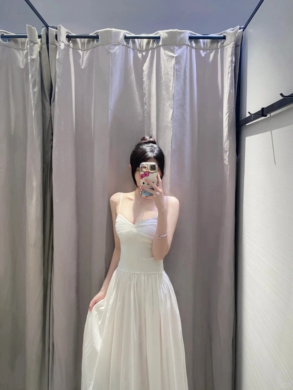 Váy hai dây đẹp giúp nàng tự tin khoe vóc dáng