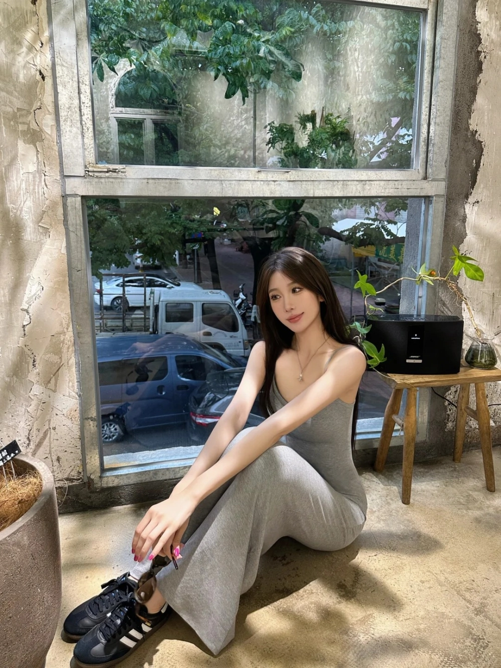 Váy hai dây sang trọng giúp nàng nổi bật tinh khôi