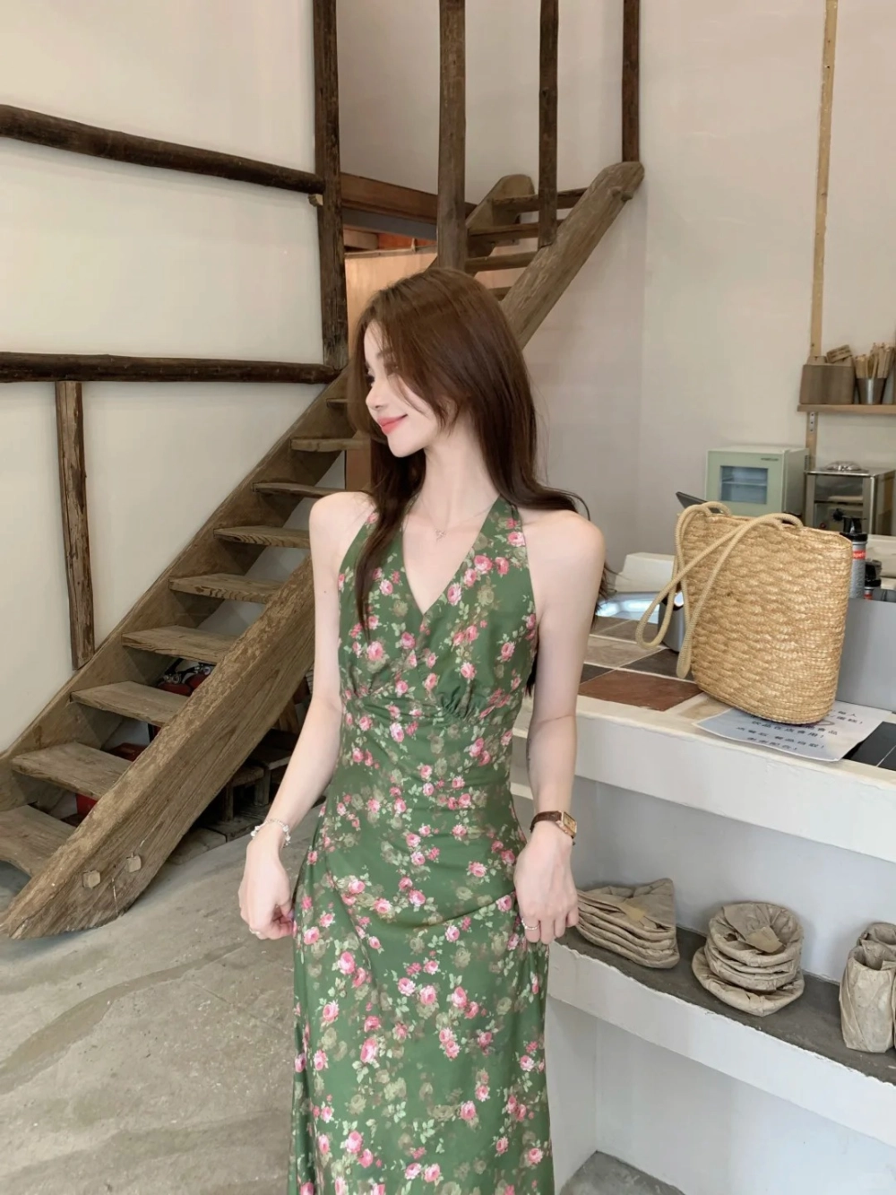 Phong cách váy hoa nhí dịu dàng tinh tế