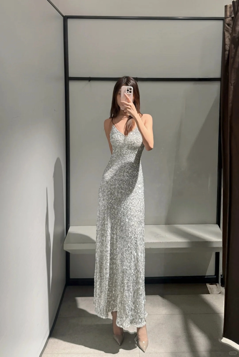 Đầm lấp lánh sang trọng rực rỡ đêm tiệc