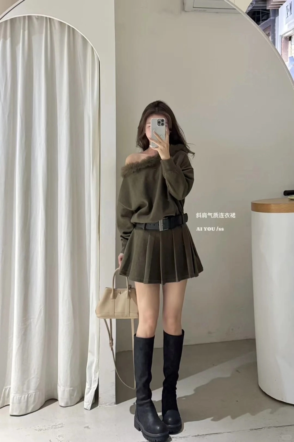 Mẫu đầm lệch vai mới nhất cập nhật xu hướng