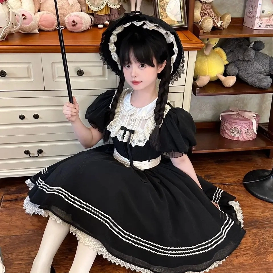 Ăn mặc phong cách Lolita thể hiện bản sắc