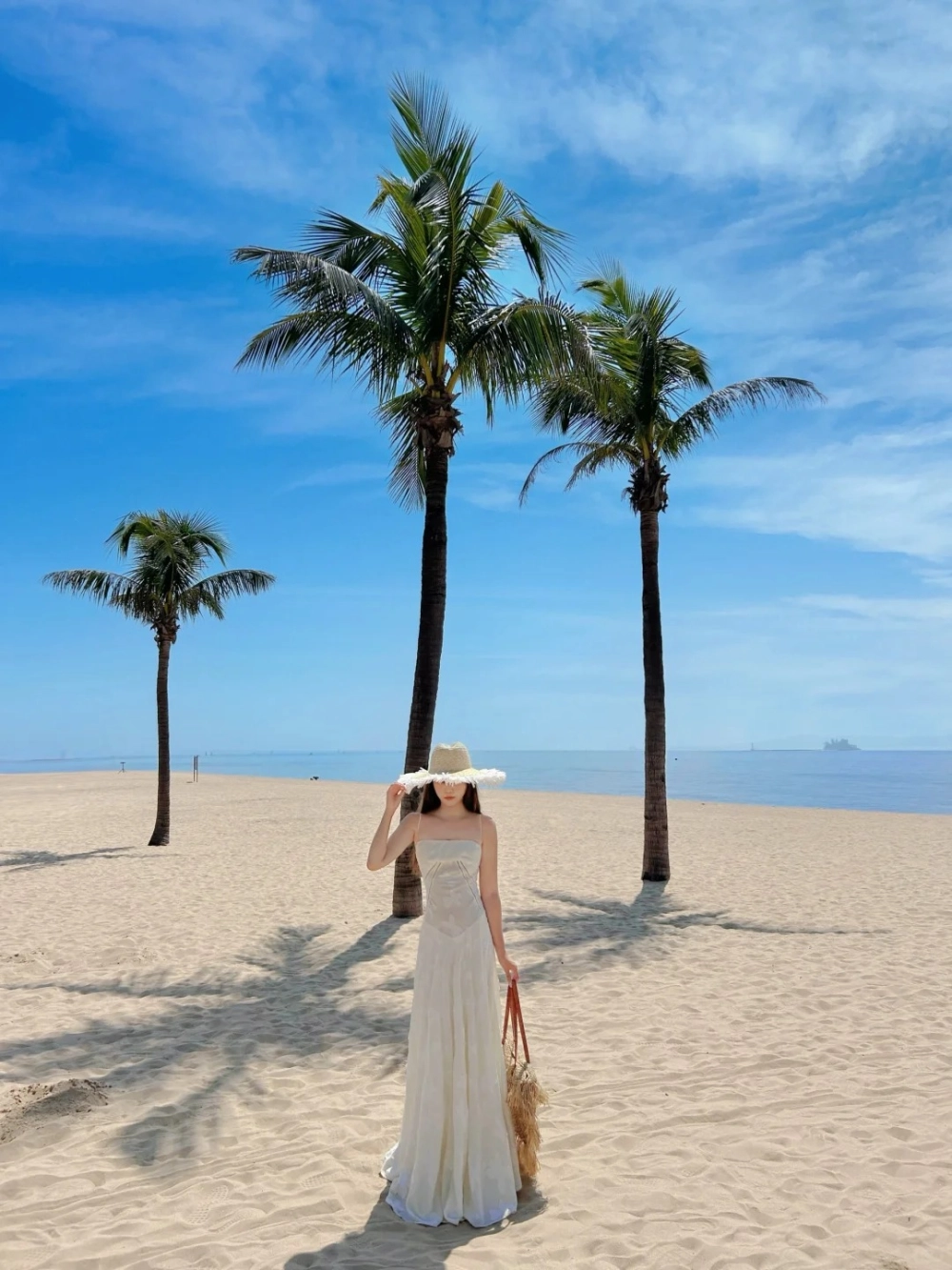 Mẫu váy maxi phù hợp nhiều phong cách nữ tính