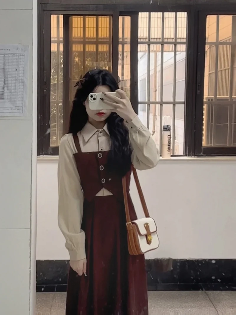 Bắt trend Hàn Quốc nhờ váy nhung tăm vintage Hàn