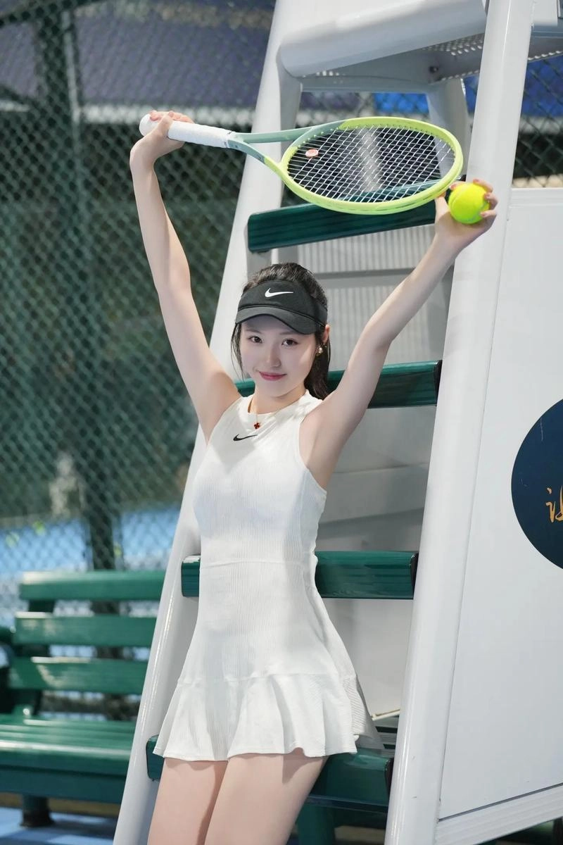 Váy tennis basic dễ mặc dễ phối đồ