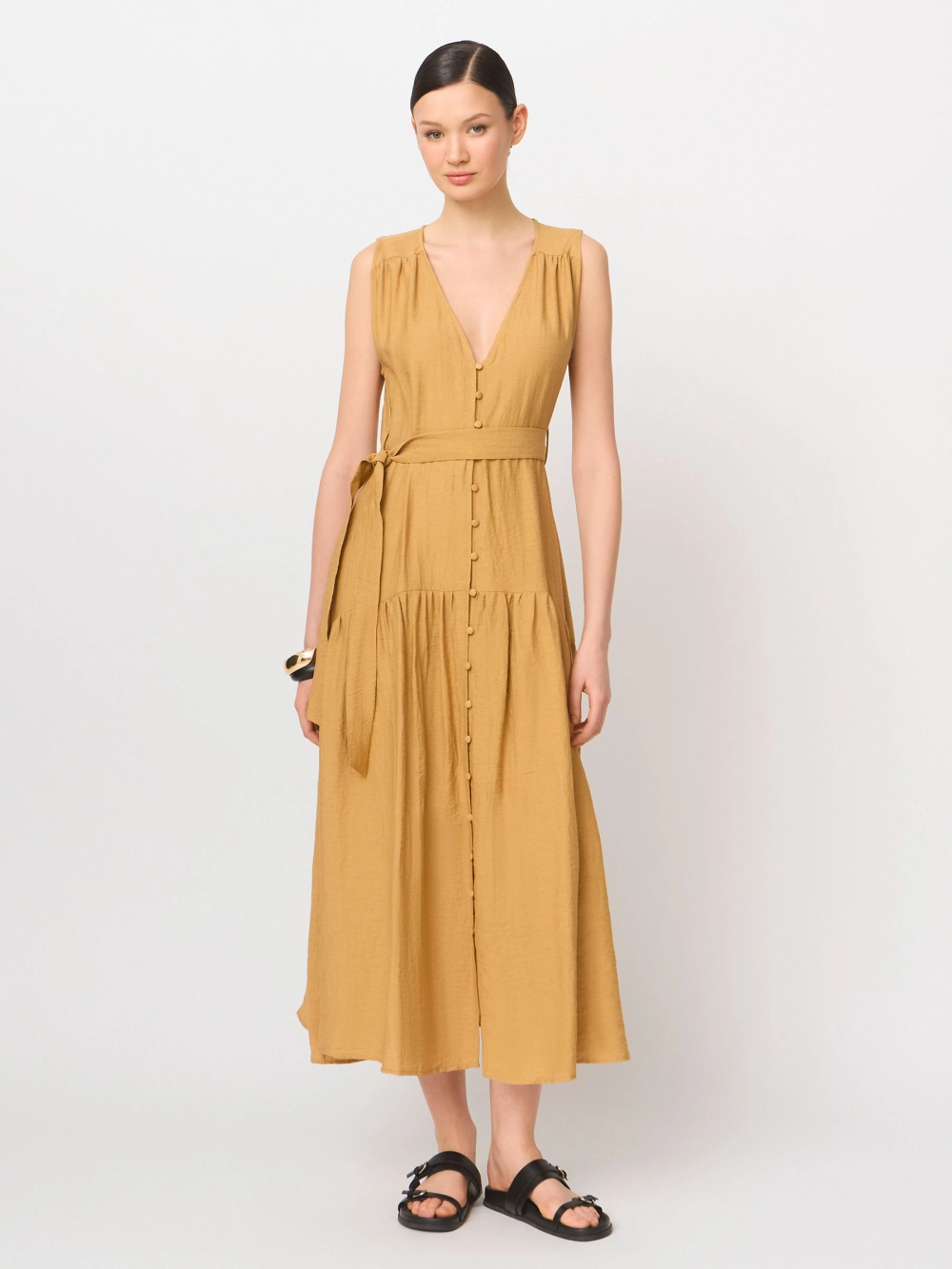 Mẫu váy xòe phù hợp nhiều phong cách nữ tính