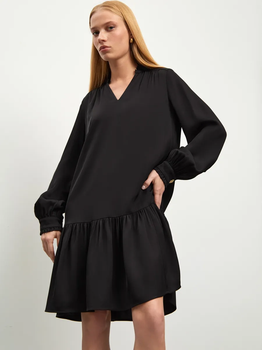 Váy xòe quyến rũ vẫn giữ nét dịu dàng