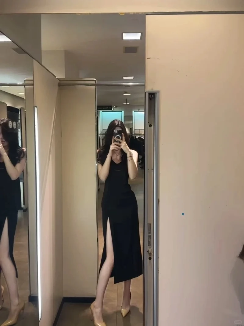 Đầm xẻ đùi cao lựa chọn hoàn hảo dự tiệc lý tưởng