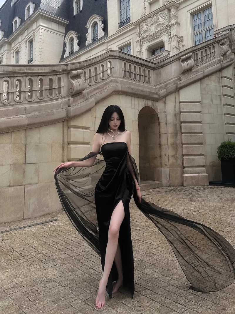 Đầm xẻ đùi cao nổi bật trong mọi bữa tiệc ấn tượng