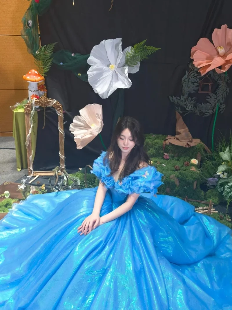 Đầm xòe công chúa tôn nét xinh xắn