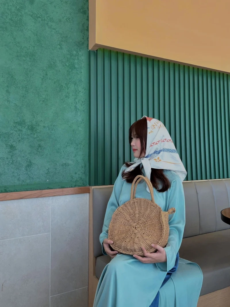 Khăn choàng mỏng nhẹ phù hợp bốn mùa đa năng