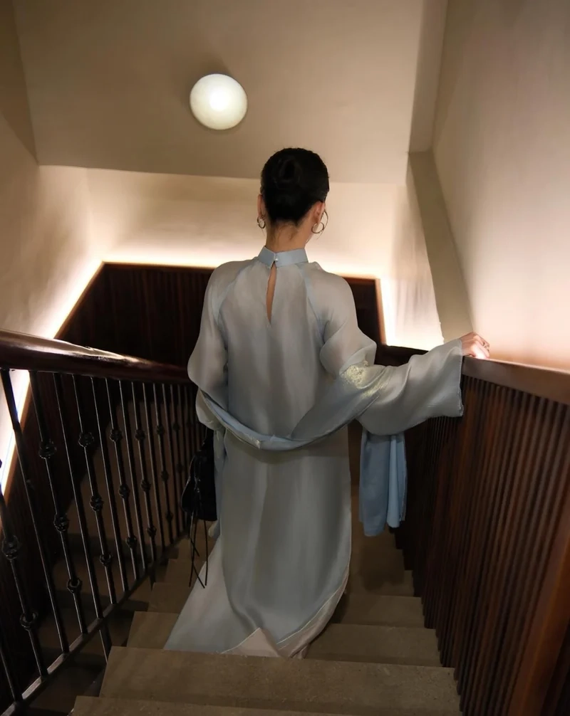 Khăn choàng thời trang dễ mang theo gọn nhẹ