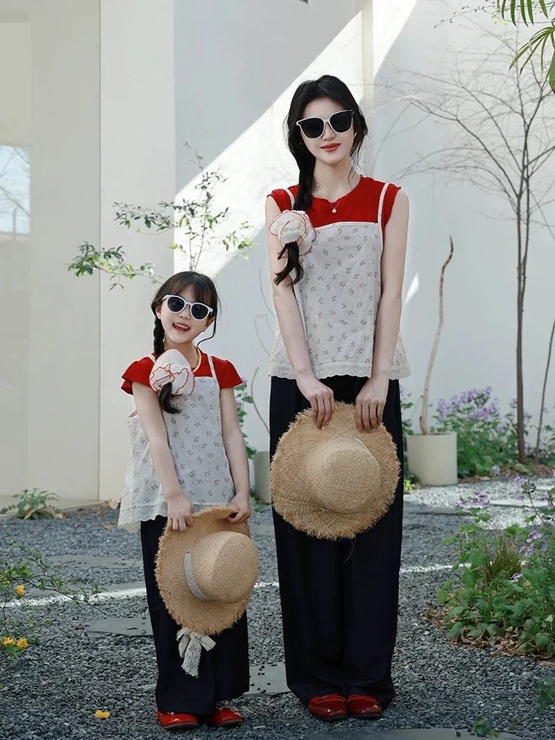 Không khí xuân rộn ràng nhờ Phối đồ đôi mẹ và bé gái diện Tết xinh xắn