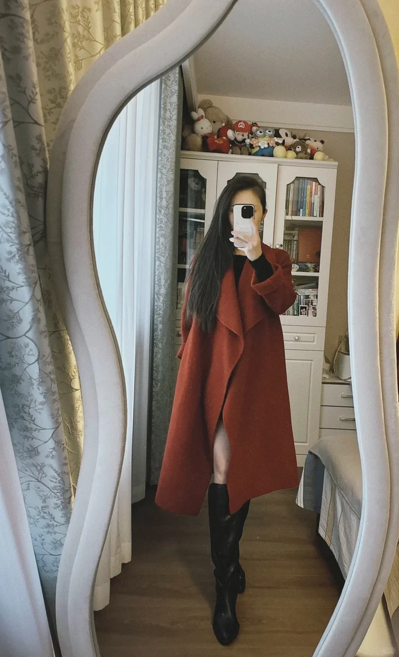 Phối đồ Tết với boot cổ cao giữ ấm chuẩn gu