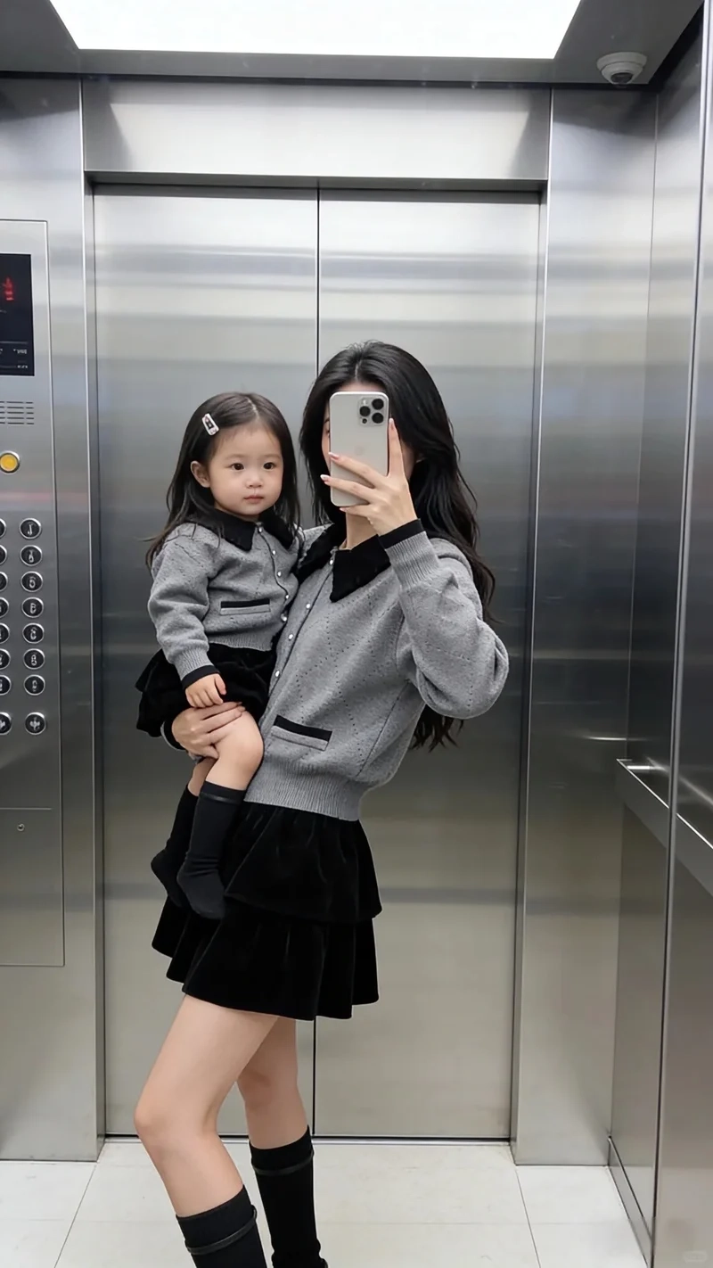 Phong cách ngọt ngào từ Set váy mẹ và bé gái dễ thương