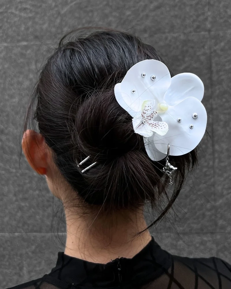 Trang phục thêm nổi bật khi dùng Trâm cài tóc thời trang