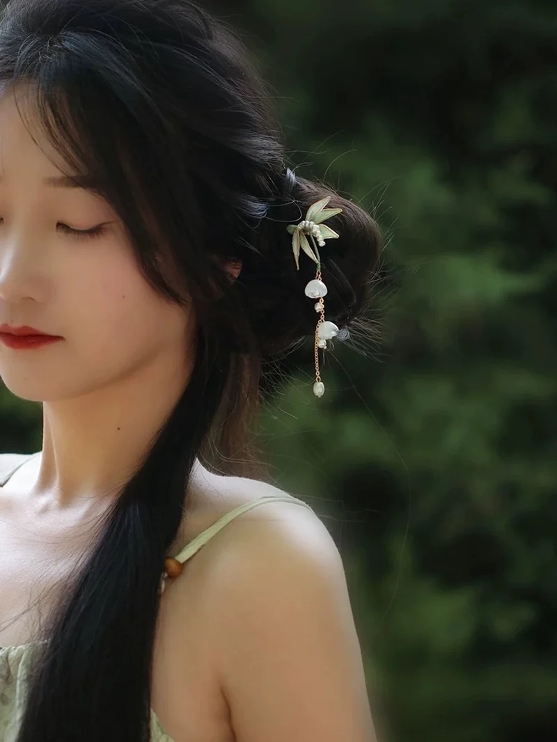 Tóc búi thêm xinh nhờ Trâm cài tóc dễ phối đồ