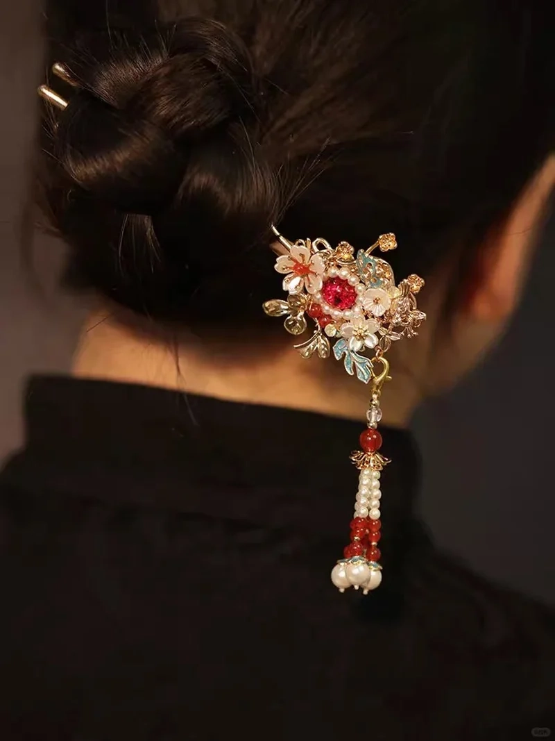 Phong cách dịu dàng nổi bật với Trâm cài tóc truyền thống