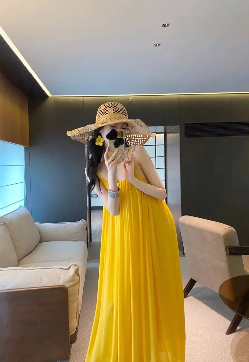 Phong cách mùa hè nổi bật cùng Váy maxi thời trang