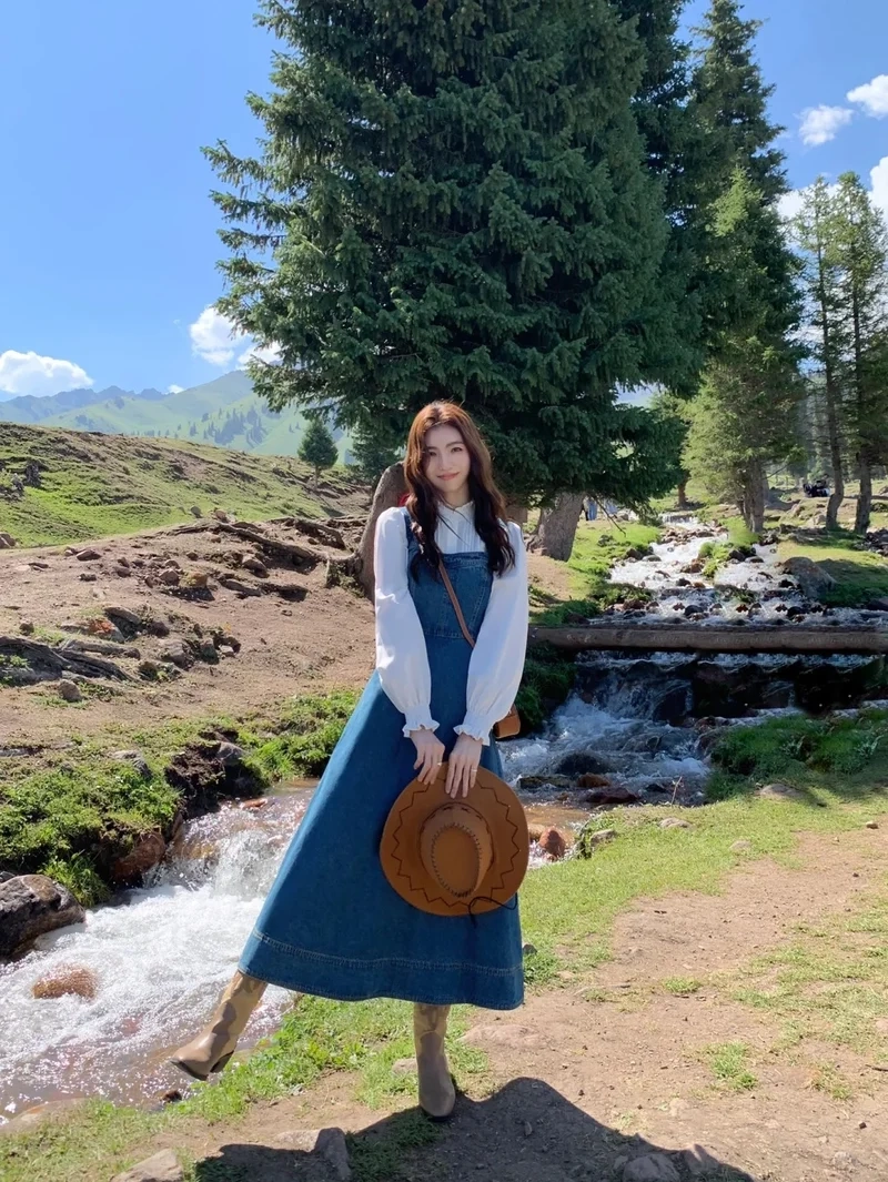 Váy yếm jean phù hợp đi học đi chơi đa năng