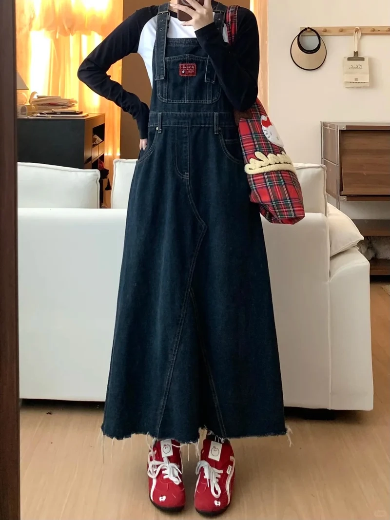 Váy yếm jean phù hợp nhiều dáng người dễ mặc