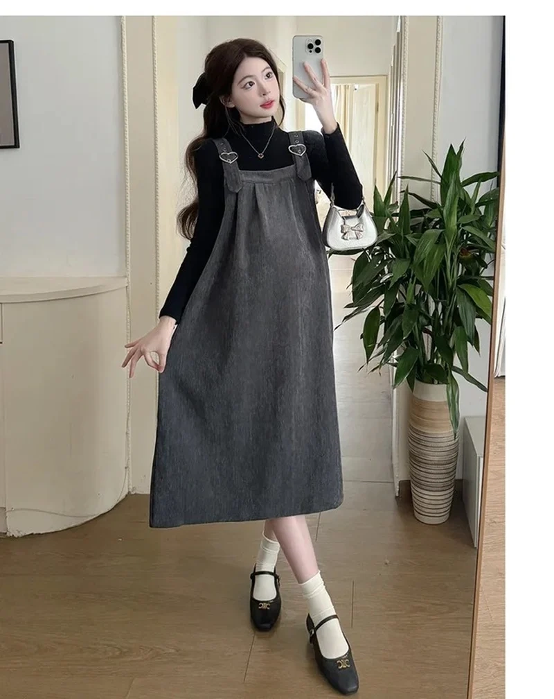 Váy yếm jean đơn giản mà cuốn hút tối giản