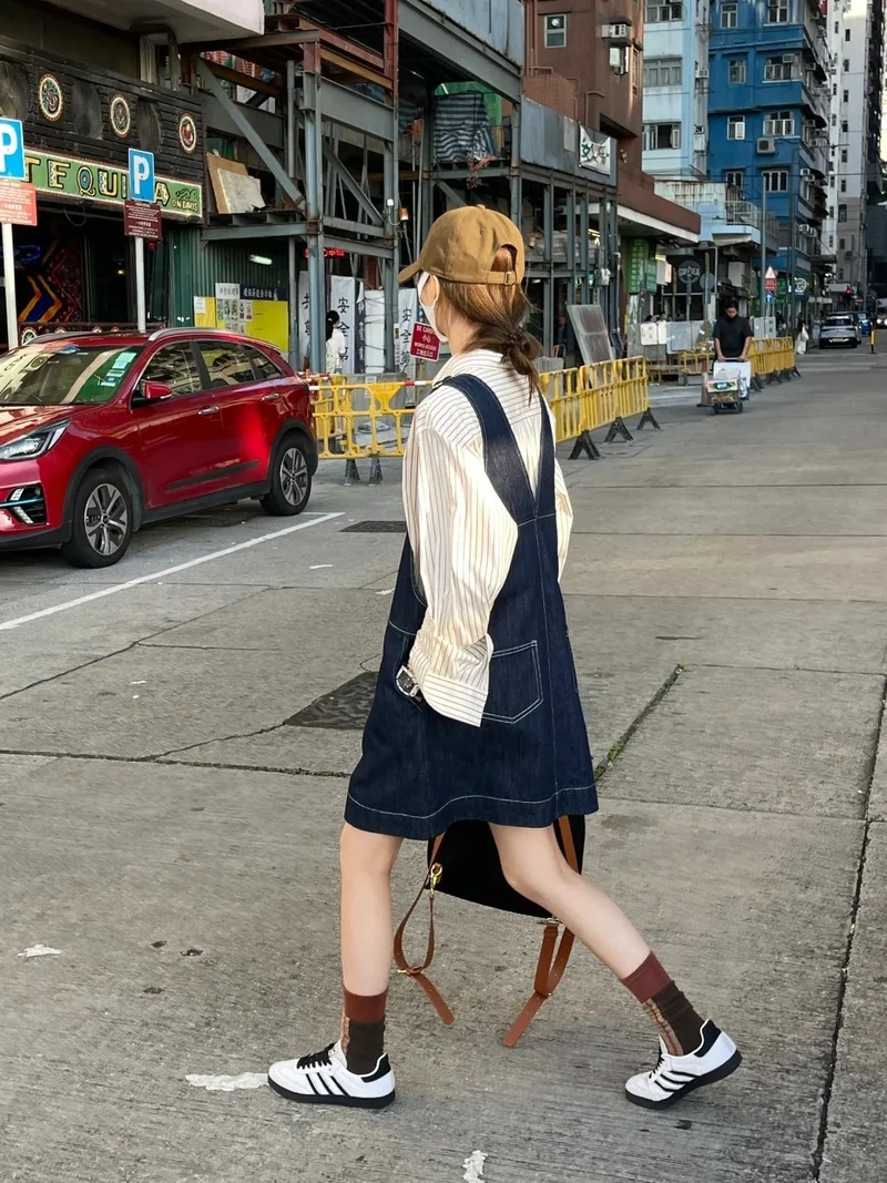 Váy yếm jean trẻ trung dễ mặc mỗi ngày năng động