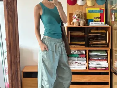 99+ ảnh quần dù ống rộng phong cách dạo phố cực cuốn hút