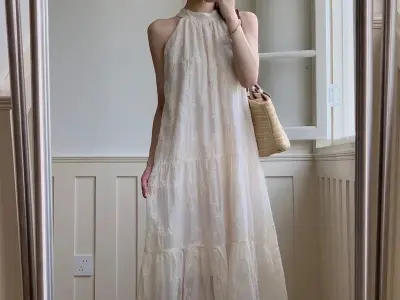 56+ mẫu váy cổ yếm dáng xòe quyến rũ giúp nàng thăng hạng