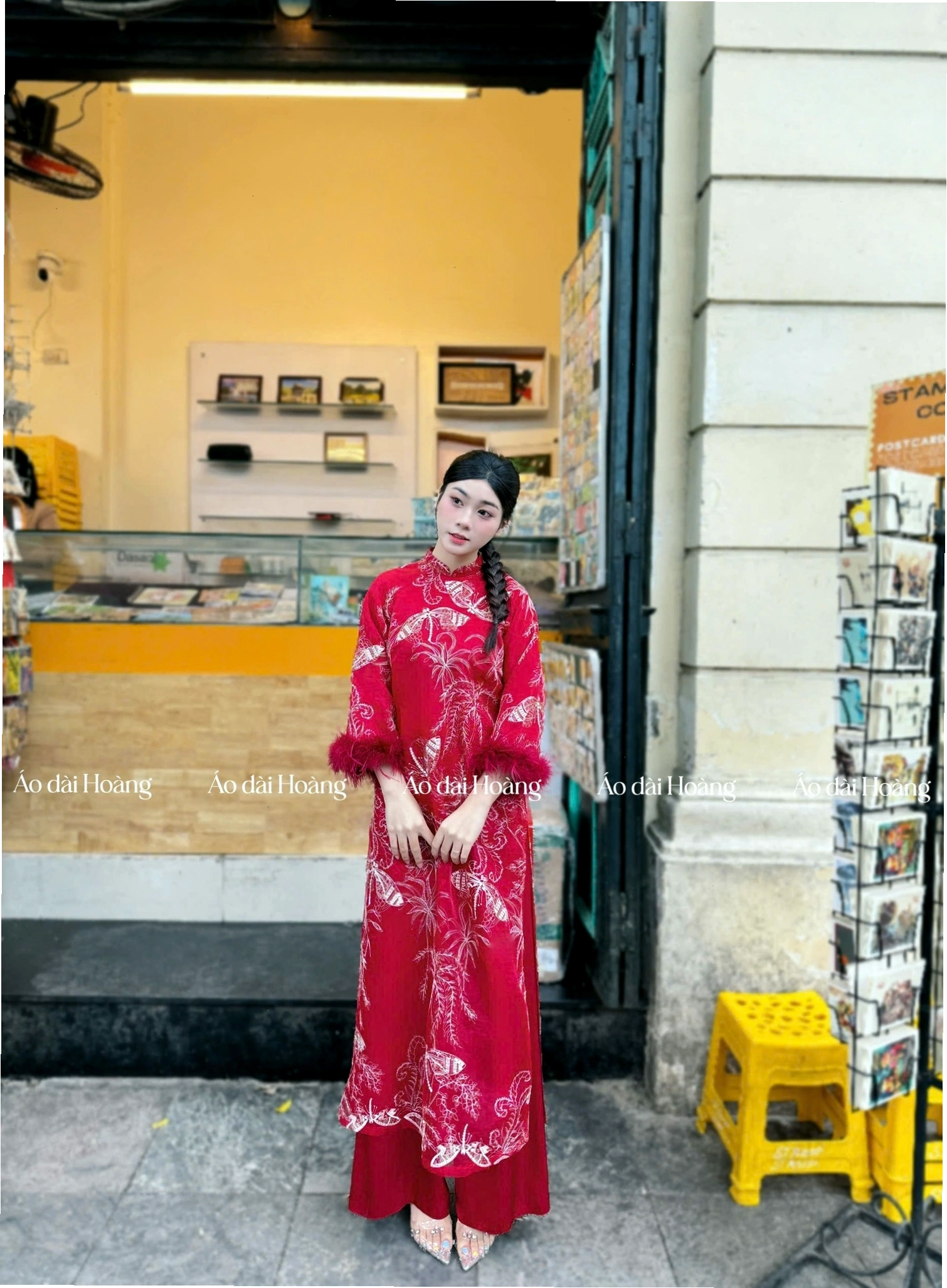 Áo dài cách tân cổ V, tay phồng, màu xanh rêu