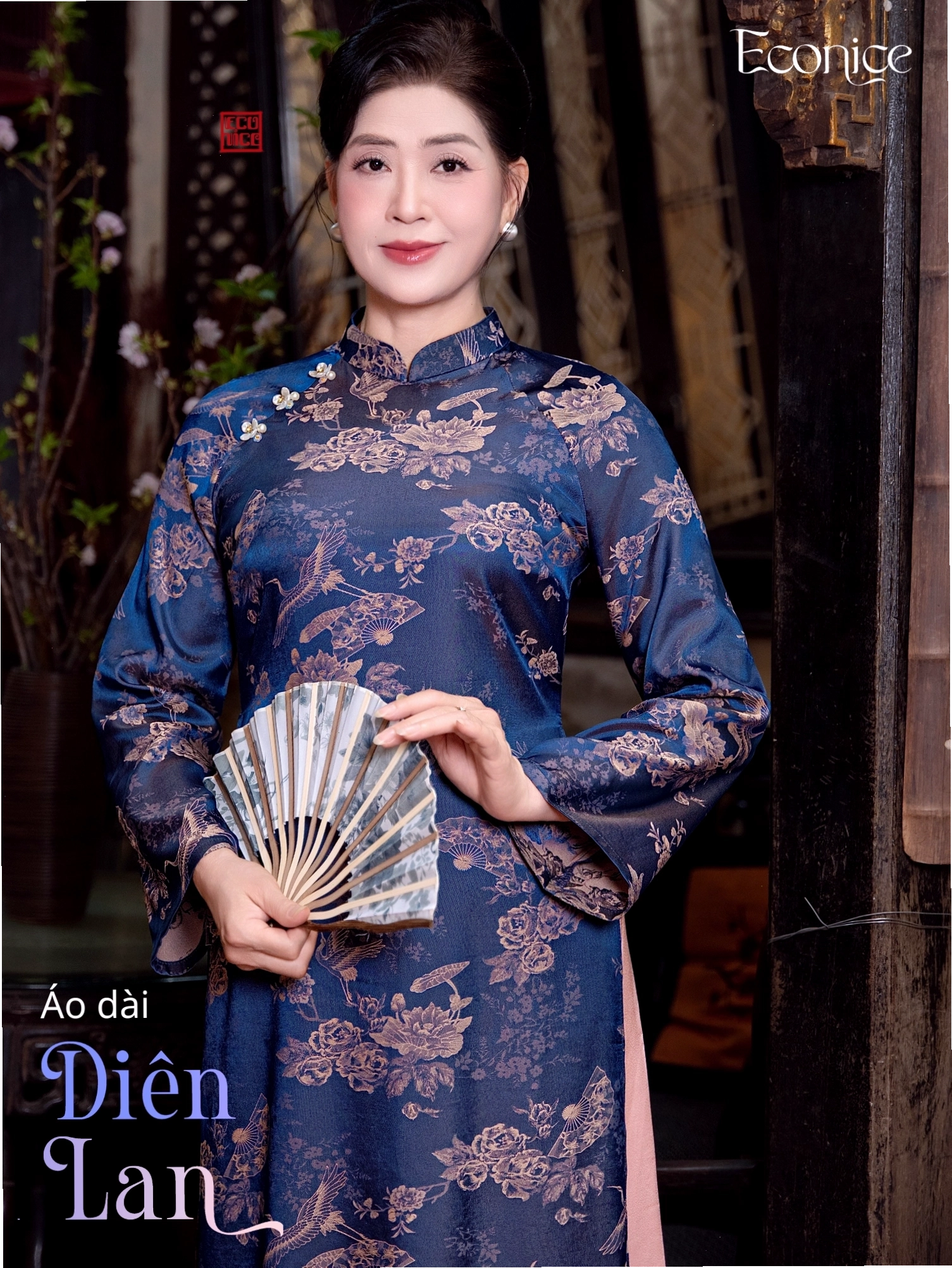 Áo dài cách tân nữ Econice Diên Lan, tay lỡ, cổ tròn, họa tiết hoa sen