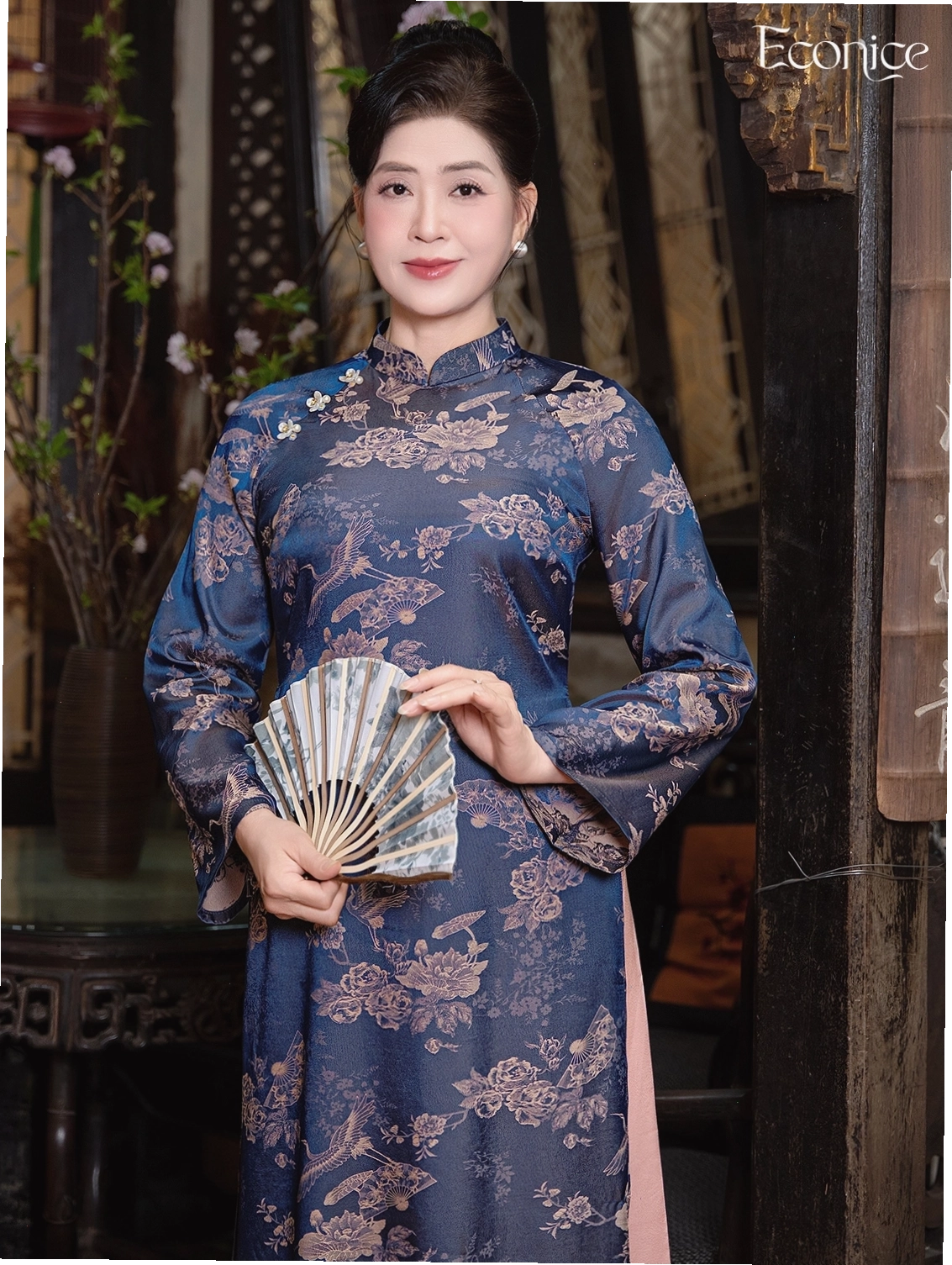 Áo dài cách tân nữ Econice Diên Lan, tay lỡ, cổ tròn, họa tiết hoa sen