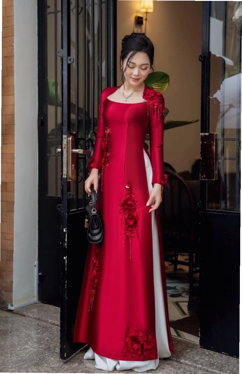 Áo dài cổ vuông phi lụa đỏ đô đính hoa 3D
