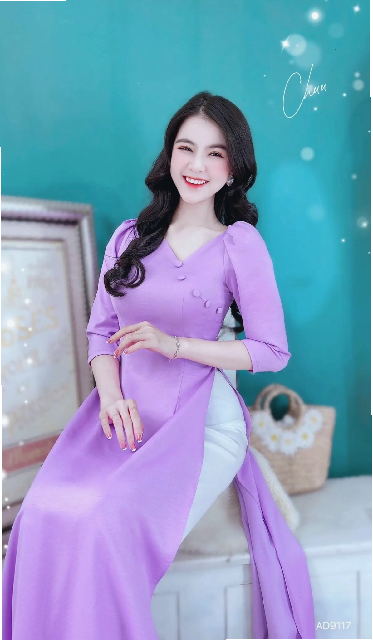Áo dài đồng phục cổ tròn, tay lỡ màu đỏ đô