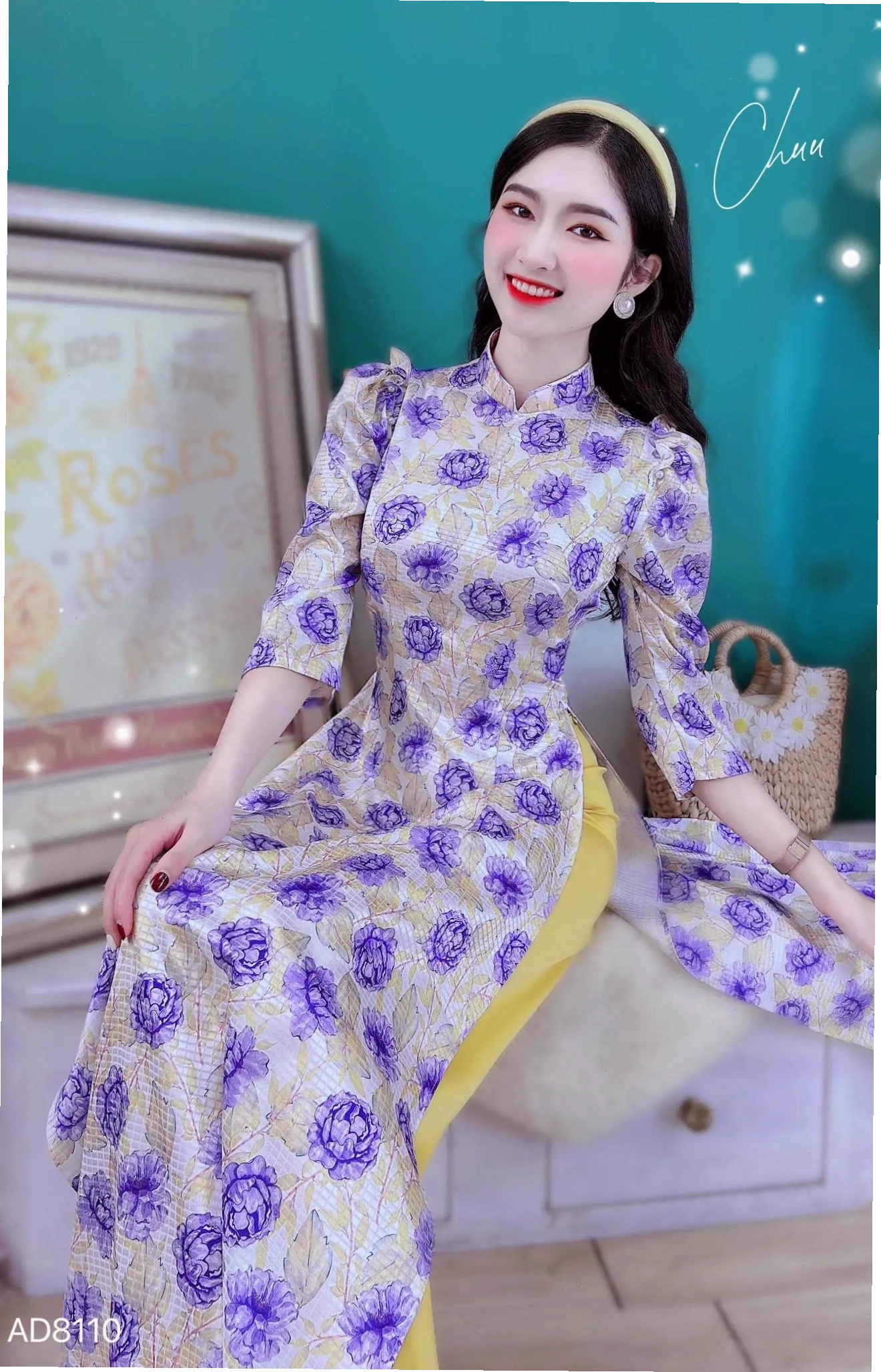 Áo dài đồng phục nhún vai, cổ chữ U màu xanh dương