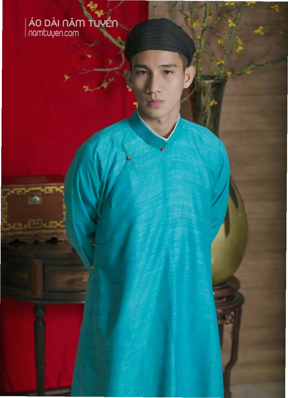 Áo dài đũi tơ tằm nam dáng ngũ thân tay chẽn truyền thống, màu nâu trầm