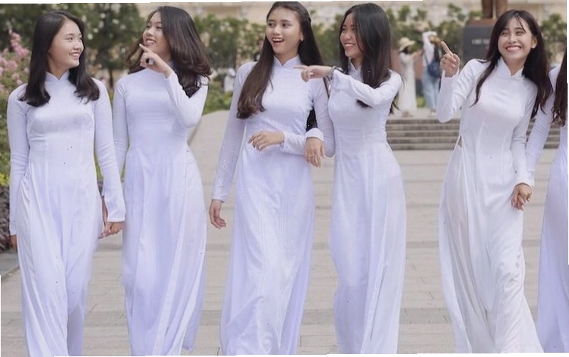 Áo dài học sinh cấp 3 màu trắng xanh