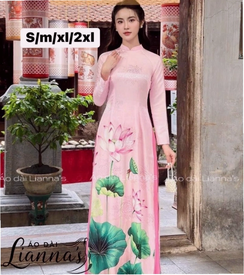 Áo dài lễ hội cách tân với quần ống rộng thanh lịch