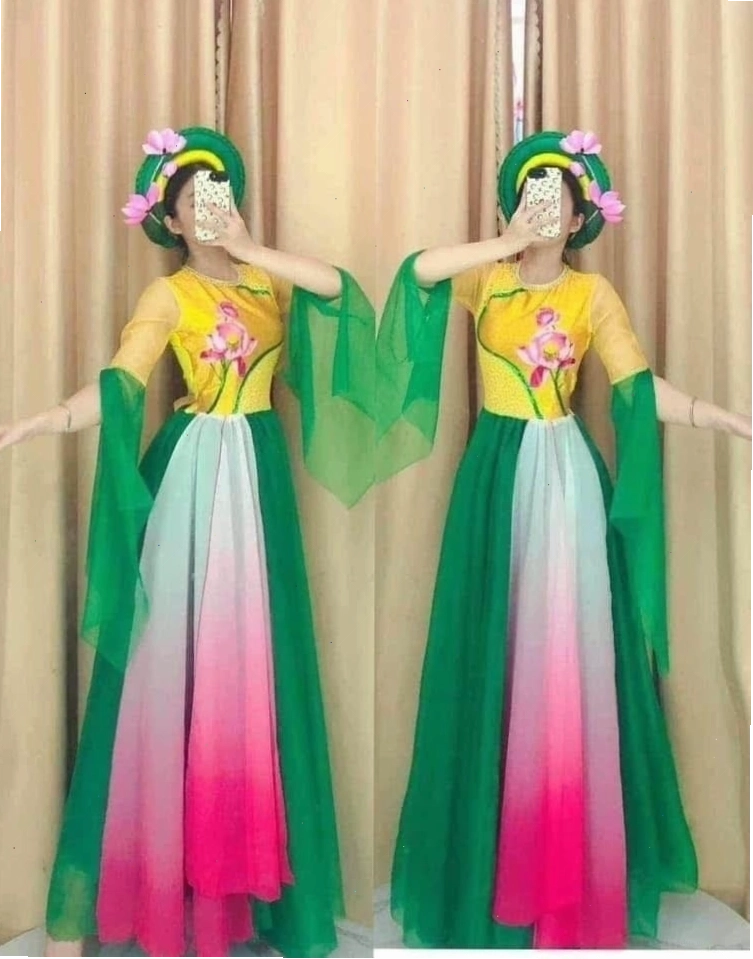 Áo dài múa phối màu ombre chuyển sắc từ hồng sang tím, chất liệu voan mềm mại
