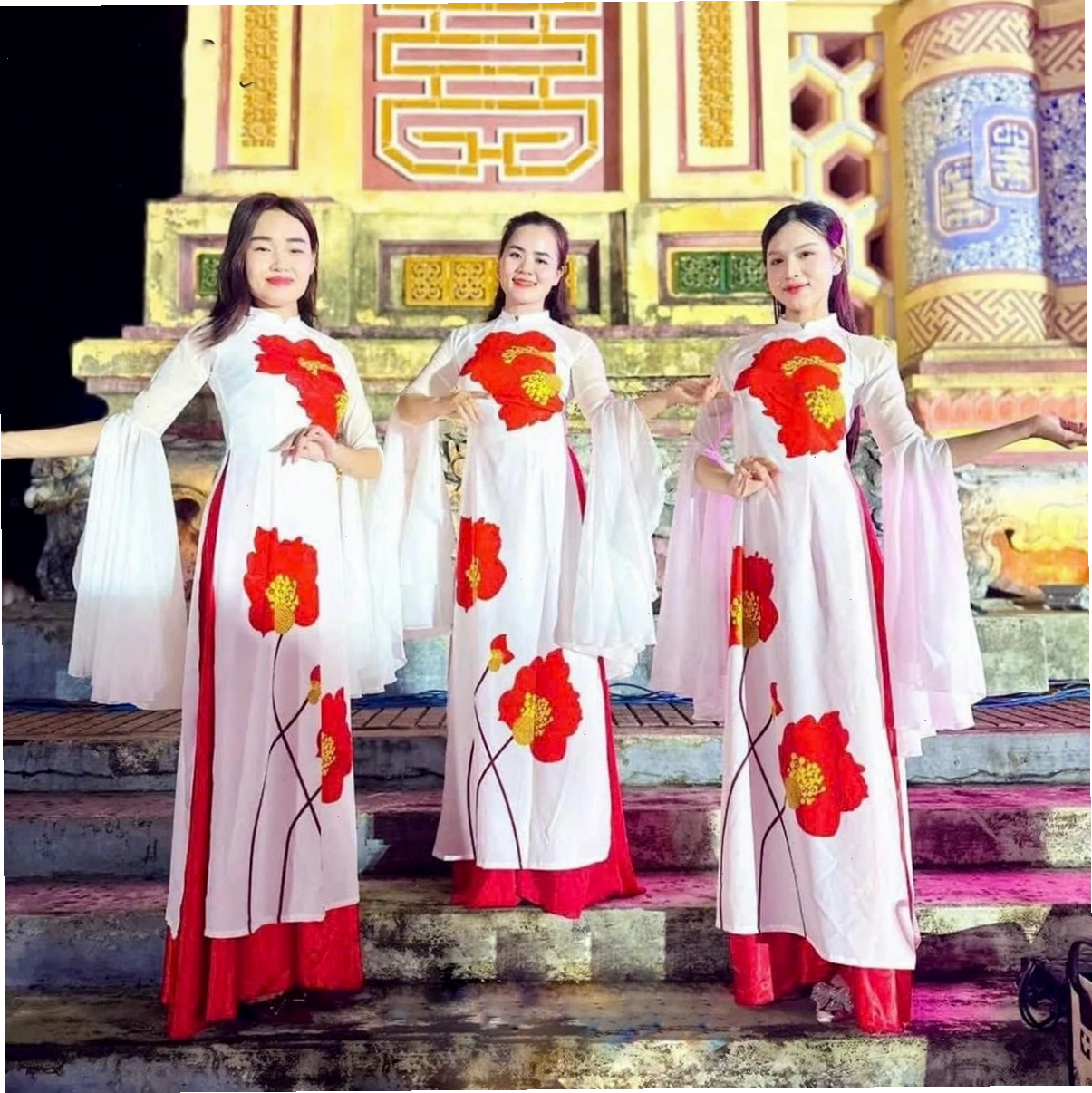 Áo dài múa vẽ tay họa tiết cảnh quê Việt Nam, chất liệu lụa cao cấp