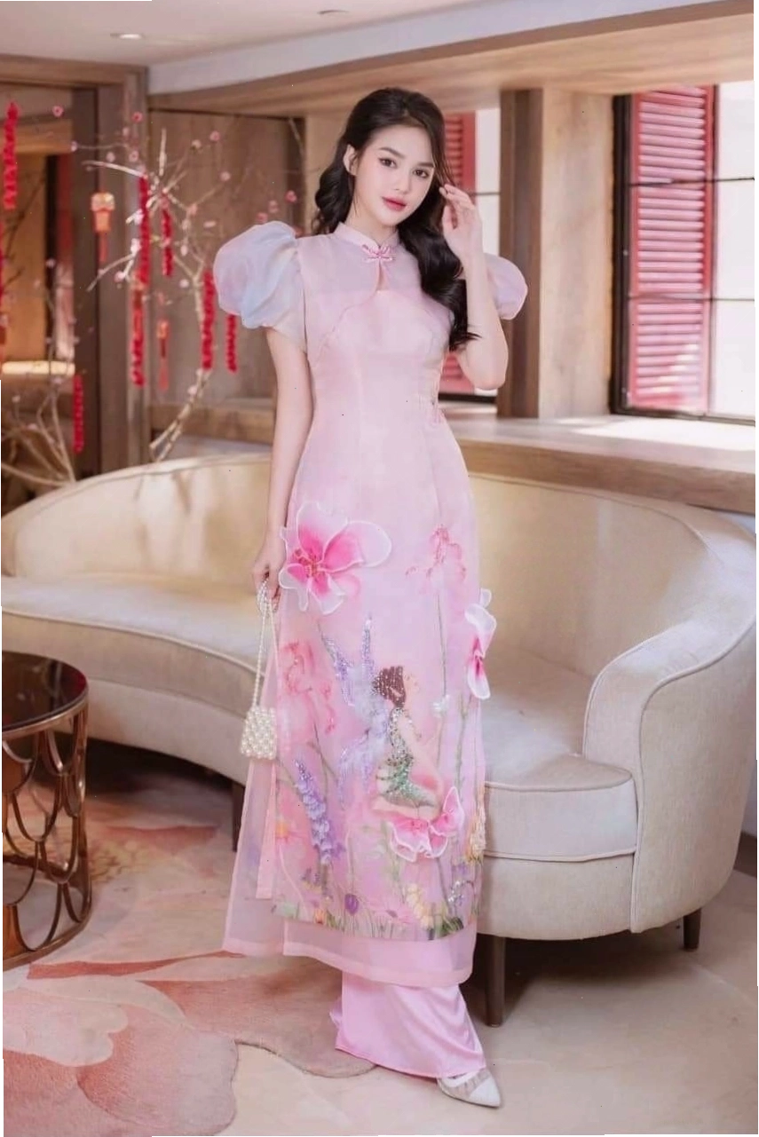 Áo dài tay phồng cổ điển màu hồng phấn đính hoa 3D, tôn lên vẻ dịu dàng, nữ tính