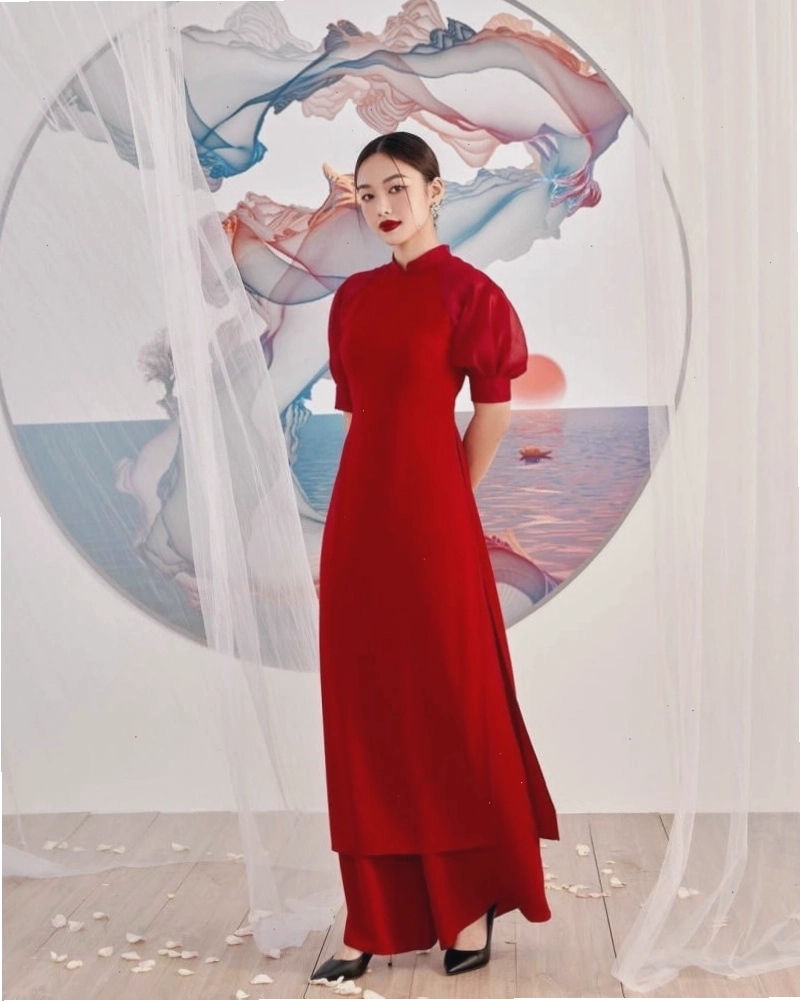Áo dài tay phồng cổ điển màu xanh lam, thanh lịch và trang nhã