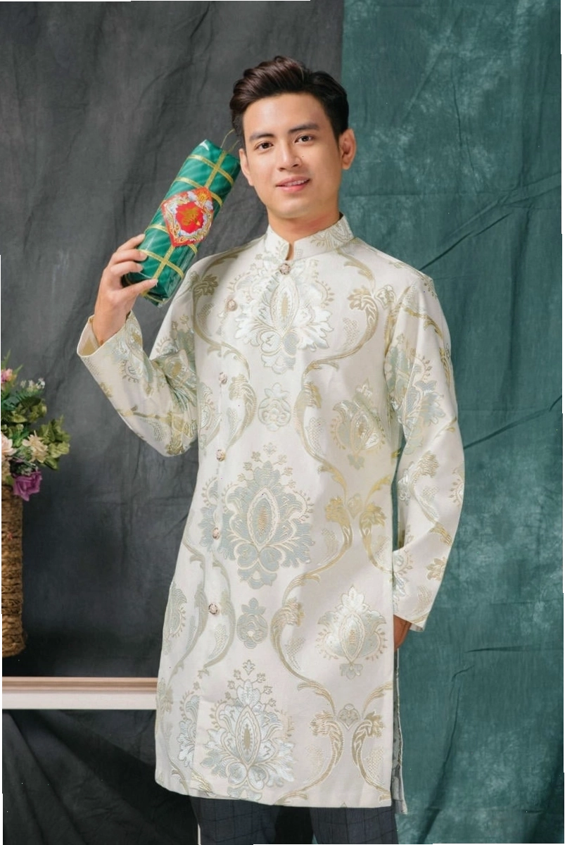 Áo dài tết nam 2026 tay raglan, cổ trụ, chất liệu gấm màu đỏ đô