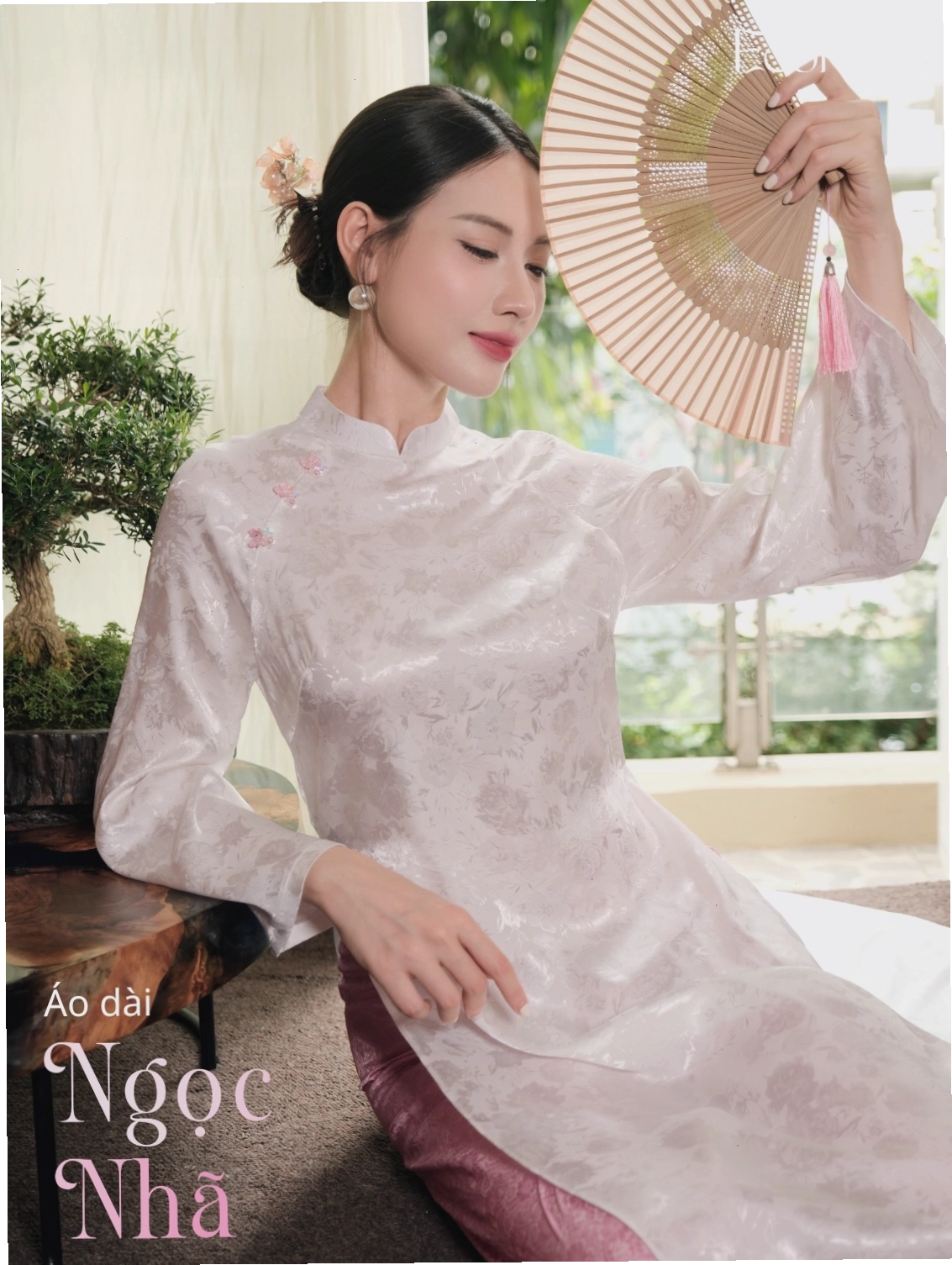 Áo dài tết nữ cách tân màu vàng đồng họa tiết rồng phượng